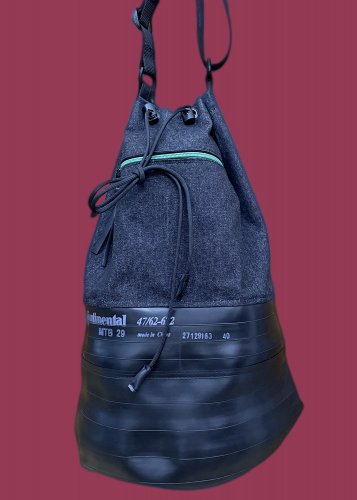 Schlichtes und edles Design. Eine ganz besondere Tasche im Unisex-Design